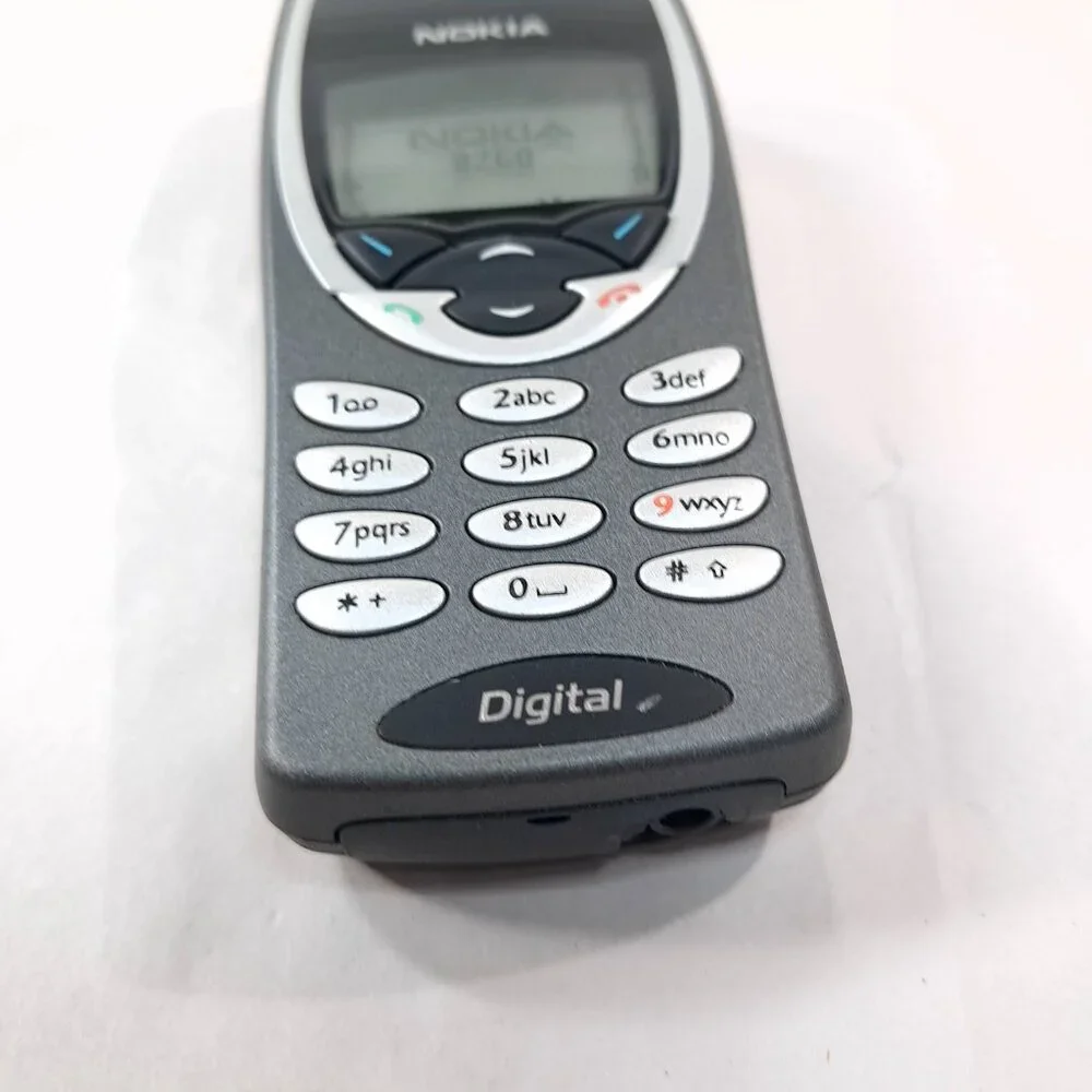 Vintage Nokia 8260 grey Cell Phone Non-Working Sample Collector's display‎